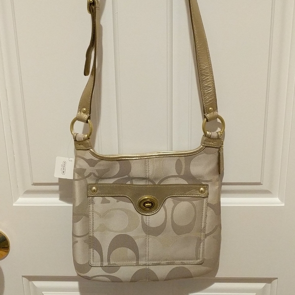 NWT Coach Signature Crossbody - Picture 4 of 10